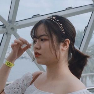 Meet your Posher, Hoang